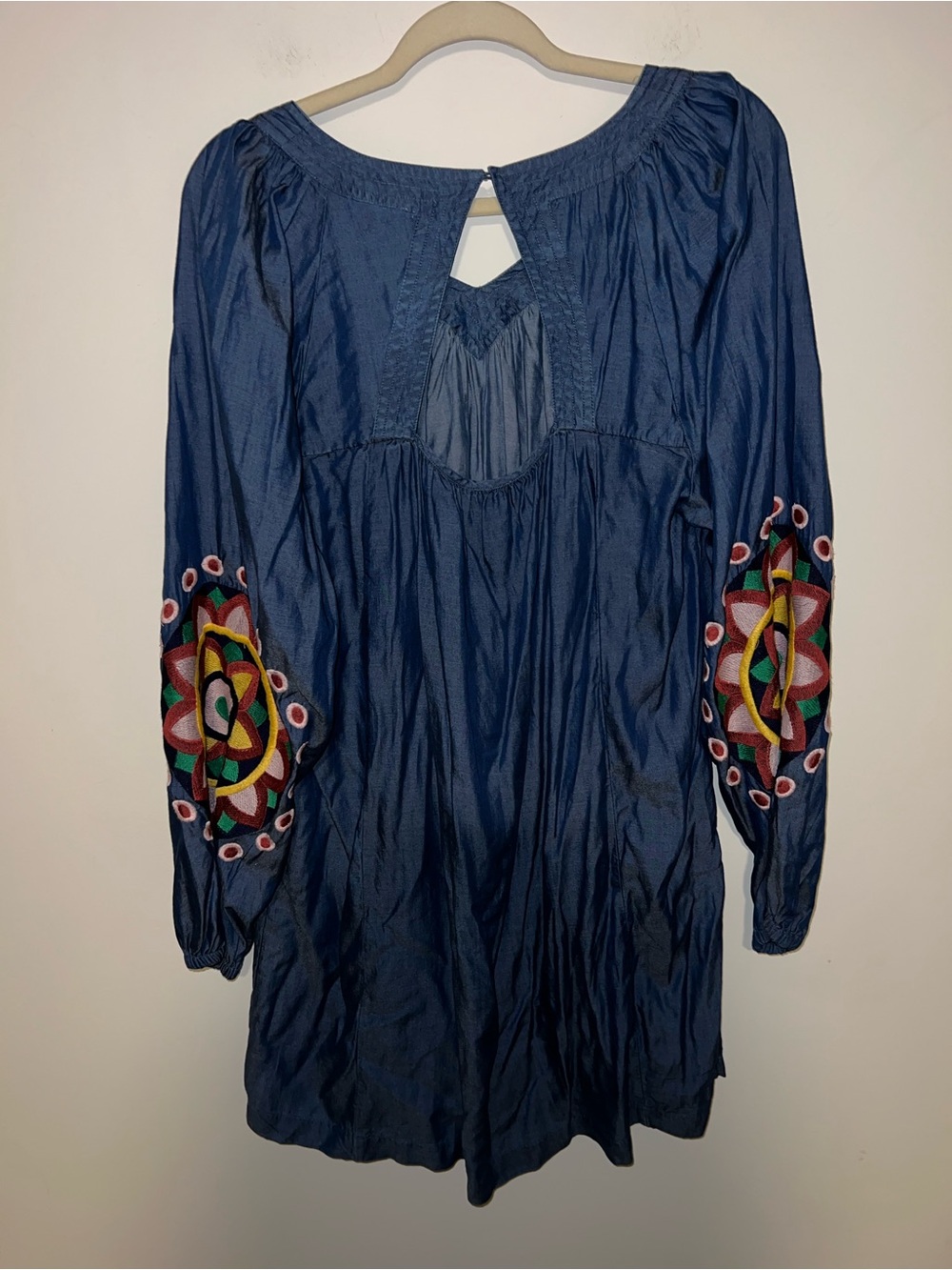 NWT Crown & Ivy Blue Embroidered Long-Sleeve Peasant Dress 100% Tencel - Picture 5 of 8